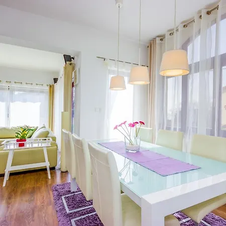 Cozy And Modern *
