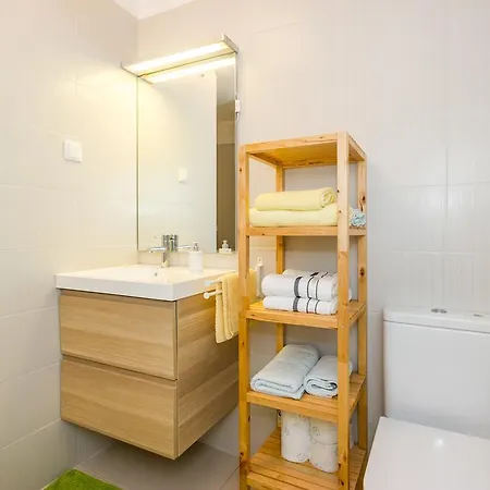 Cozy And Modern 아파트 카스타브