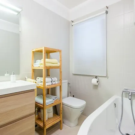 דירה Cozy And Modern